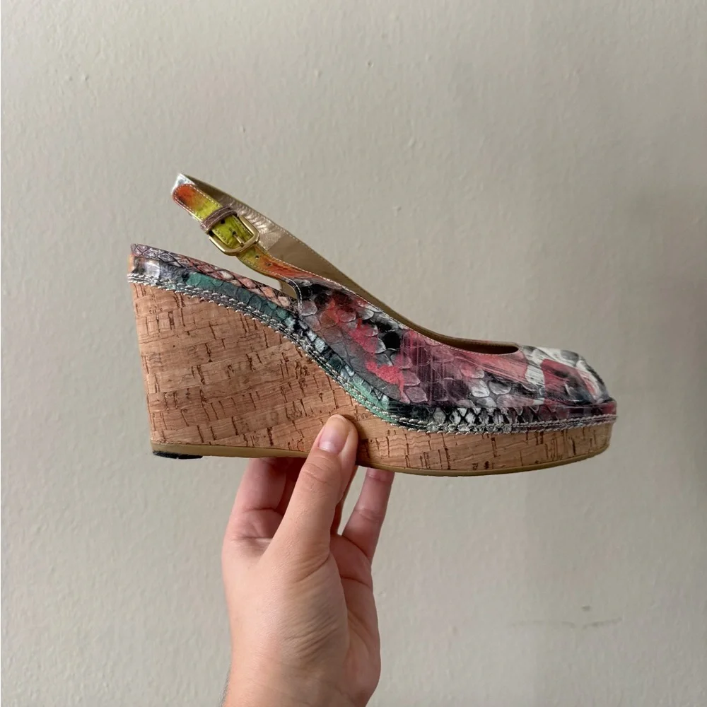 Stuart Weitzman Abstract Snakeprint Cork Slingback Peep Toe Wedges Shoe size 8.5 - Picture 4 of 10